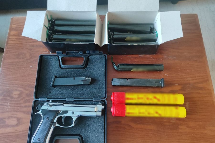 Ηράκλειο: Συνελήφθη ανήλικος για βεγγαλικά και όπλα