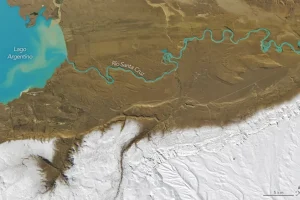 Εντυπωσιακές εικόνες από δορυφόρο της NASA με τη χιονισμένη έρημο της Παταγονίας