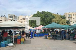 (ΦΩΤΟ) Λαϊκές αγορές: Σε απόγνωση παραγωγοί και καταναλωτές