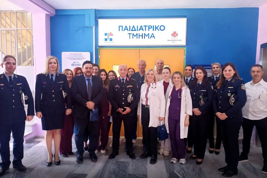 Επίσκεψη αγάπης της ΕΛ.ΑΣ. στις παιδιατρικές κλινικές της Λάρισας
