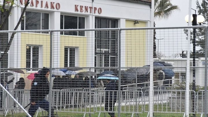 Διαμαρτύρεται η ΕΣΗΕΘΣτΕ-Ε για τις συνθήκες κάλυψης της δίκης των Τεμπών από δημοσιογράφους