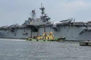 Το Ιράν επιτέθηκε στο USS Tripoli -Ο Βανς σε συνομιλίες για συμφωνία