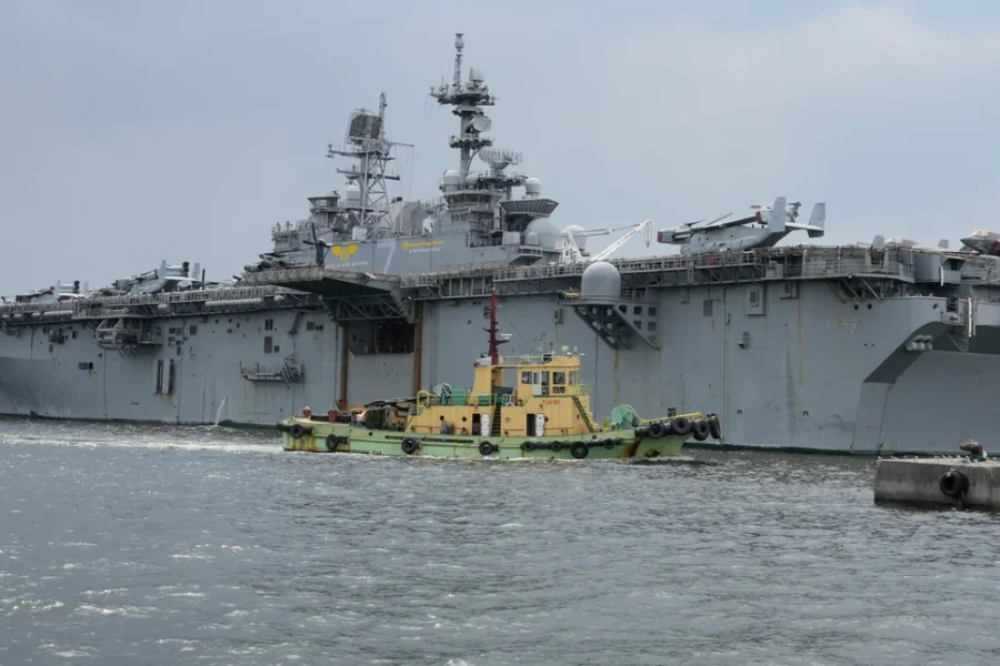 Το Ιράν επιτέθηκε στο USS Tripoli -Ο Βανς σε συνομιλίες για συμφωνία