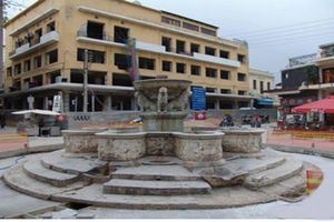 Πότε κλείνει η πλατεία στα Λιοντάρια για “λίφτινγκ” – “Σκούπα” μετά τα ατυχήματα σε πεζόδρομους του Ηρακλείου (pics)