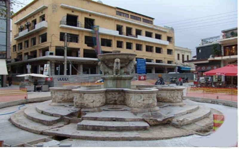 Πότε κλείνει η πλατεία στα Λιοντάρια για “λίφτινγκ” – “Σκούπα” μετά τα ατυχήματα σε πεζόδρομους του Ηρακλείου (pics)