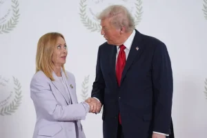 Μελόνι: Θεωρώ απαράδεκτες τις δηλώσεις Τραμπ για τον Πάπα