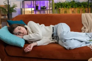 Σε ποια ηλικία ο μεσημεριανός ύπνος προμηνύει «κακά μαντάτα» για την υγεία