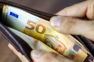 Νέοι μισθοί στο Δημόσιο και ΟΤΑ: Επιπλέον 40 ευρώ από 1/4 – Πώς εφαρμόζεται η αύξηση