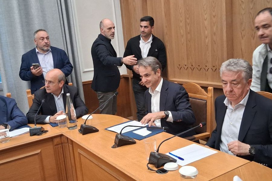 Στο Ηράκλειο ο Πρωθυπουργός – Σύσκεψη στην Περιφέρεια για τη λειψυδρία