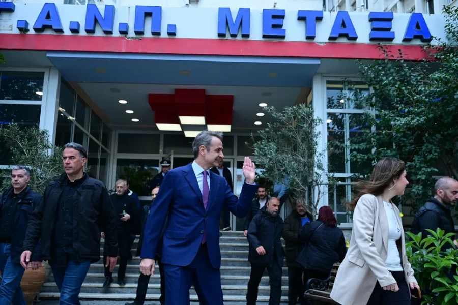 Στο νοσοκομείο «Μεταξά» ο Μητσοτάκης: «Εντός των επόμενων ετών θα γίνει ένα υπερσύγχρονο αντικαρκινικό νοσοκομείο»