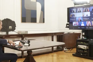 Τηλεδιάσκεψη Ευρωπαίων ηγετών για την προστασία ανηλίκων στο διαδίκτυο, παρουσία Μητσοτάκη
