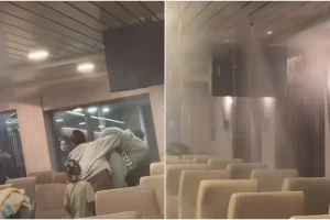Ζημιές στο πλοίο «Νήσος Σάμος από το τσιγάρο που άναψε Ρομά με αποτέλεσμα να ενεργοποιηθεί το σύστημα πυρόσβεσης, δείτε βίντεο