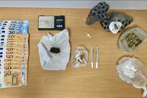 «Μίνι μάρκετ» ναρκωτικών στα Χανιά: Από κοκαΐνη μέχρι παραισθησιογόνα μανιτάρια στο σπίτι 28χρονου