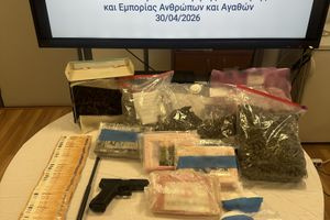 ΦΩΤΟ: “Χονδρεμπόριο” ναρκωτικών από Θεσσαλονίκη μέχρι Κρήτη – Με 4 κιλά κοκαΐνη στη φάκα η εγκληματική οργάνωση!