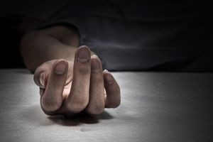 Βρέθηκε νεκρή στα Καμίνια από ναρκωτικά-Στο νοσοκομείο και ο σύντροφός της