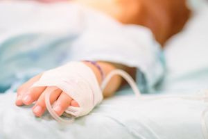 Κατέληξε ο 7χρονος που τραυματίστηκε σοβαρά παίζοντας σε πάρκο στη Βέροια