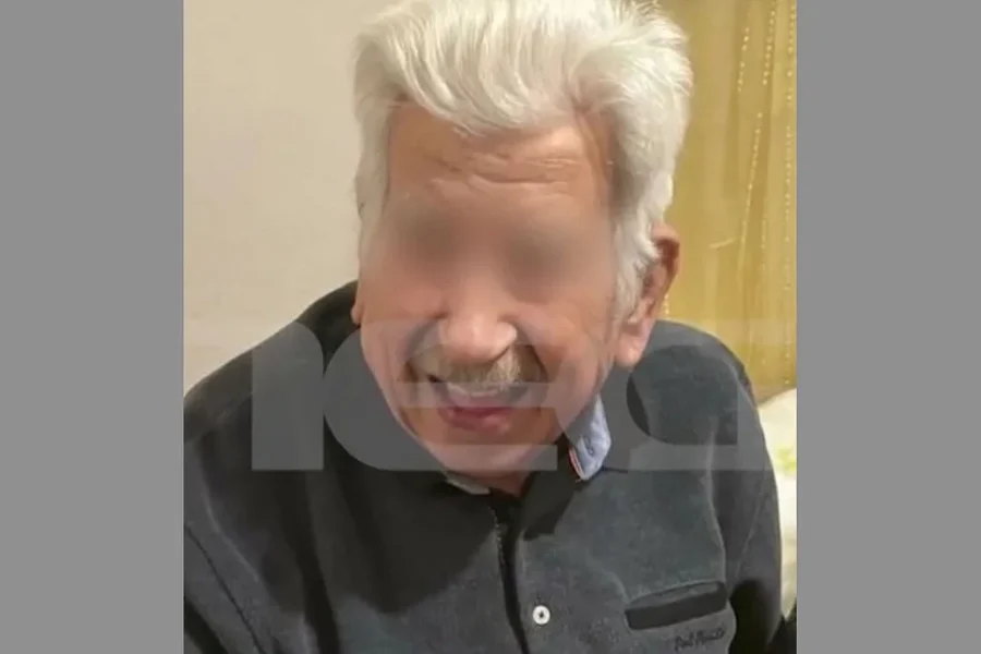 Βίντεο σοκ-Χίος: Οικιακή βοηθός κακοποιούσε 98χρονο με άνοια, τον χτυπούσε στο κεφάλι