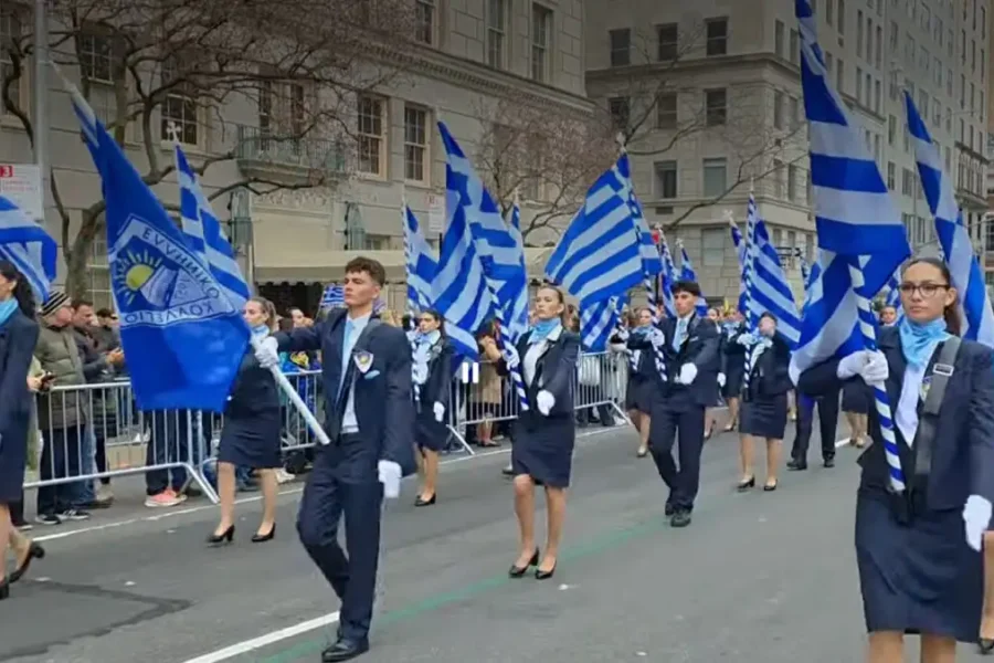 (ΒΙΝΤΕΟ) Νέα Υόρκη: Στα γαλανόλευκα η 5η λεωφόρος του Μανχάταν στην παρέλαση για την 25η Μαρτίου