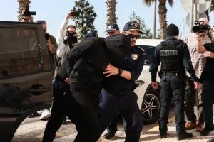«Θόλωσα, δεν κατάλαβα πώς έβγαλα το μαχαίρι και τον σκότωσα» ισχυρίστηκε ο 20χρονος για τη δολοφονία του 27χρονου στον Άγιο Δημήτριο