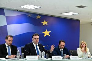 H εξειδίκευση των νέων μέτρων στήριξης βάσει του υπερπλεονάσματος: Στα 300 ευρώ η στήριξη στους συνταξιούχους κάθε Νοέμβριο