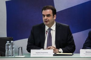 Πιερρακάκης: Μόλις το 10% από το έξτρα πλεόνασμα προέρχεται από φόρους