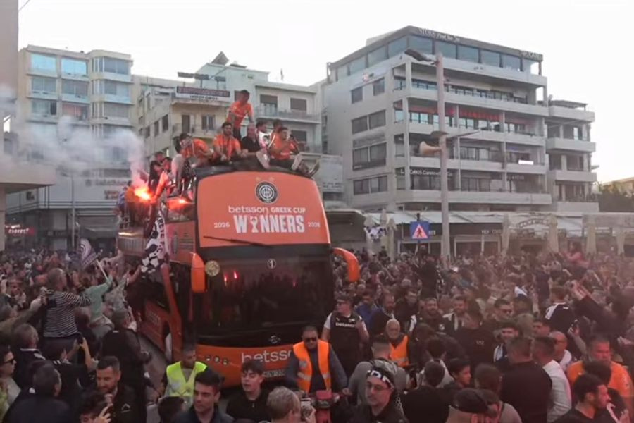 «Γκρεμίστηκαν» τα τείχη στο Ηράκλειο και αποθεώθηκε ο Κυπελλούχος ΟΦΗ