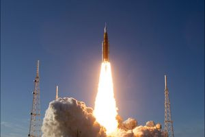 (ΦΩΤΟ – ΒΙΝΤΕΟ) Artemis II: Οι πρώτες ώρες της ιστορικής αποστολής γύρω από τη Σελήνη