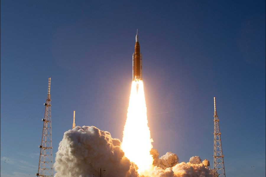 (ΦΩΤΟ – ΒΙΝΤΕΟ) Artemis II: Οι πρώτες ώρες της ιστορικής αποστολής γύρω από τη Σελήνη