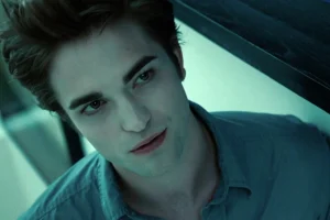 Ρόμπερτ Πάτινσον: Η σκηνή στο Twilight που 18 χρόνια μετά του φαίνεται «παράξενη»