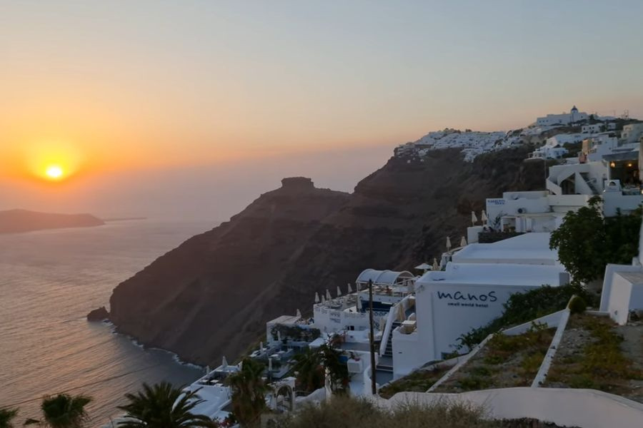 Τρεις πορτοφολάδες “τσίμπησαν” οι Αρχές στη Σαντορίνη