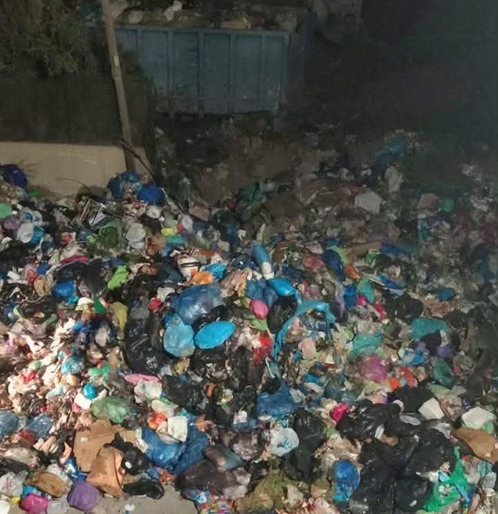 Με «πειράματα επί χάρτου» η καθαριότητα στο Ηράκλειο – 90 τόνοι απορριμμάτων στις γειτονιές της πόλης