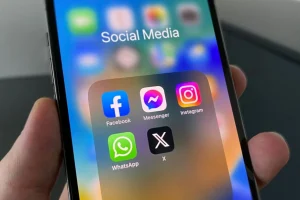 Οι Ευρωπαίοι τάσσονται υπέρ της απαγόρευσης των social media σε ανήλικους – 3 στους 4 ζητούν να επιβληθεί όριο ηλικίας