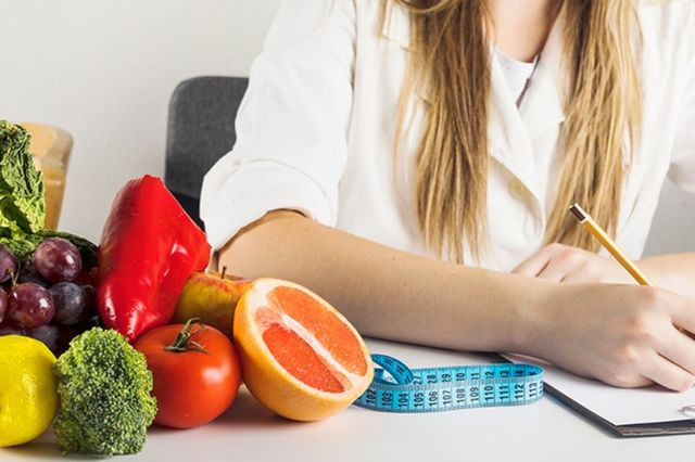 Εμμηνόπαυση: Η διατροφή που φρενάρει τις εξάψεις και αδυνατίζει – Αποτελεσματική όσο η ορμονοθεραπεία