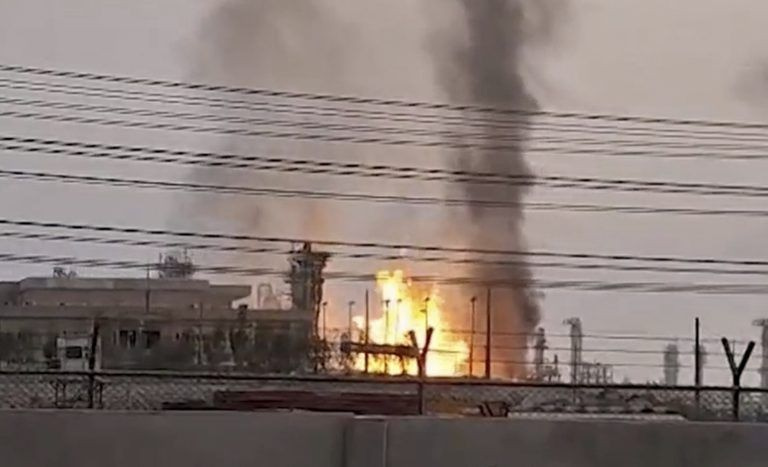 Το Ισραήλ χτύπησε το μεγαλύτερο πετροχημικό σύμπλεγμα του Ιράν