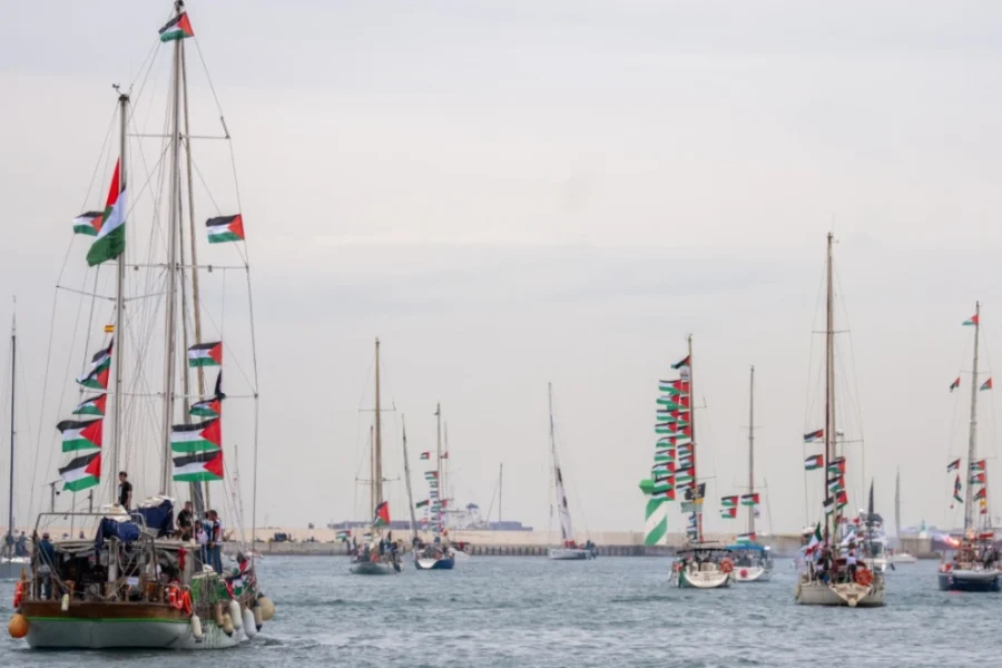 (ΒΙΝΤΕΟ) Τo Ισραήλ αναχαιτίζει στολίσκο ανθρωπιστικής βοήθειας προς τη Γάζα ανοιχτά της Κρήτης