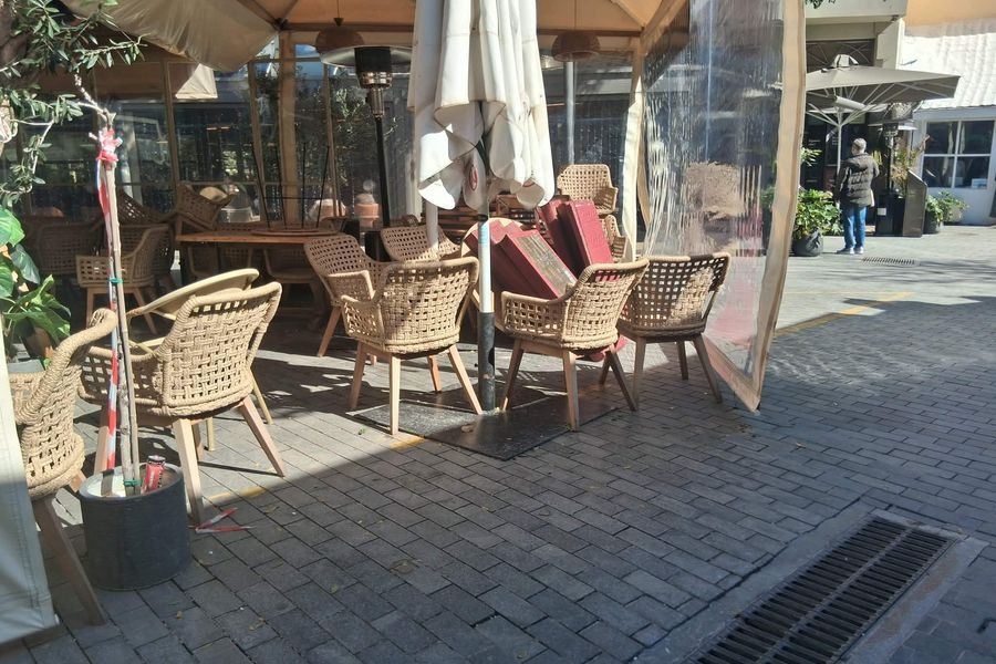 Ανάβει φωτιές η νέα κανονιστική πράξη για τα τραπεζοκαθίσματα