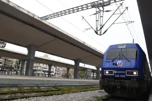 Βλάβη σε τρένο που εκτελούσε το δρομολόγιο Θεσσαλονίκη – Αθήνα