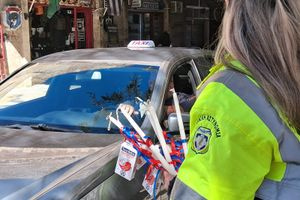 Delta ΚΤΕΟ και Τροχαία μοίρασαν λαμπάδες και αλκοτέστ στους οδηγούς