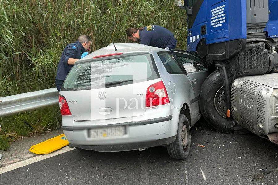 ΦΩΤΟ: Σφοδρή σύγκρουση ΙΧ με τράκτορα στον ΒΟΑΚ – Ένα άτομο στο νοσοκομείο