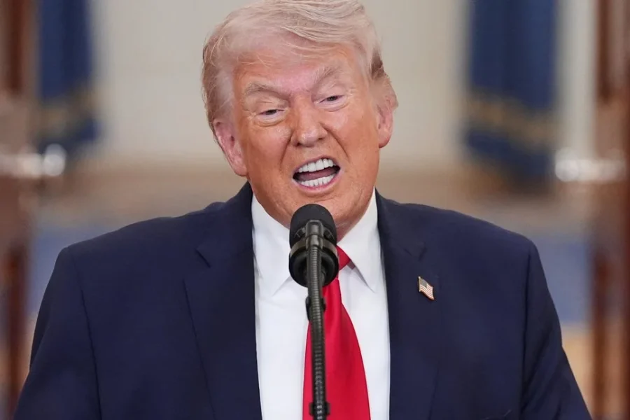 Κατρακυλάει η δημοτικότητα του Τραμπ: Τα ξεσπάσματα οργής και η κόντρα με τον Πάπα τού κόστισαν, ανησυχούν οι Αμερικανοί