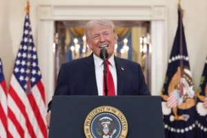 Διάγγελμα Τραμπ για την επιχείρηση «Επική Οργή»: Οι εχθροί μας χάνουν και η Αμερική κερδίζει, ο πόλεμος στο Ιράν θα συνεχιστεί μέχρι να επιτευχθούν οι στόχοι μας