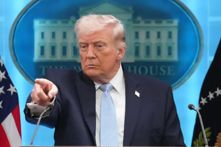 Τραμπ: Το μόνο που απομένει είναι η εκκαθάριση των Στενών του Ορμούζ από τις νάρκες