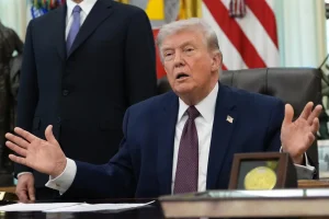 Τραμπ: Κατέρρευσε η μεγαλύτερη γέφυρα στο Ιράν -Είναι καιρός να κάνει μια συμφωνία πριν να είναι πολύ αργά