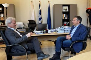 (ΒΙΝΤΕΟ) “Όλοι κάνουν τα παράπονά τους στον δήμαρχο” – Λειψυδρία, έργα και δομικά ζητήματα διοίκησης στην ατζέντα Τσίπρα – Καλοκαιρινού