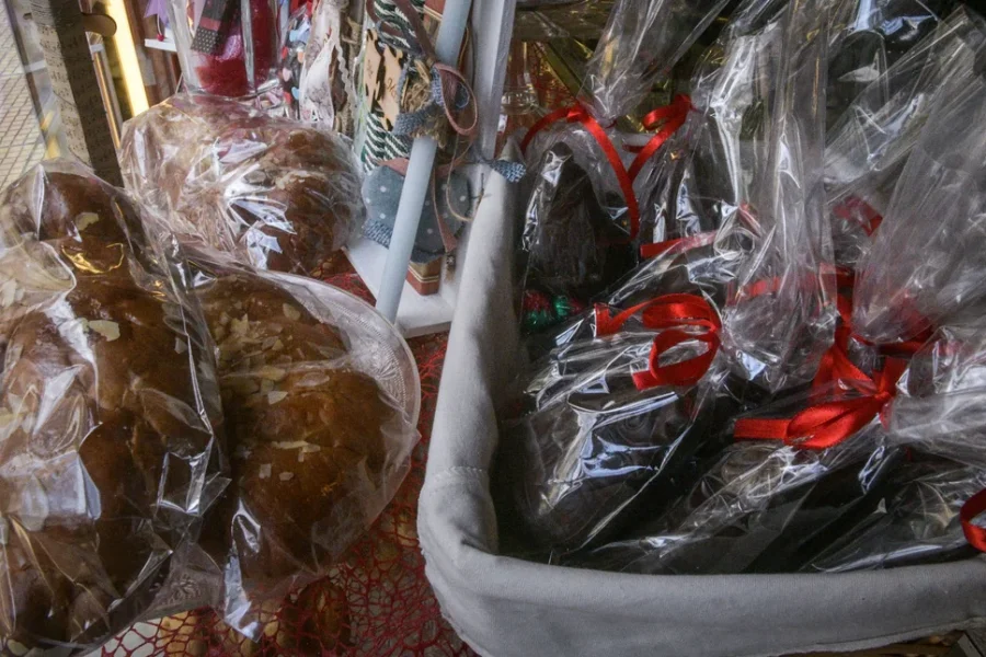 Πού θα κινηθεί το πασχαλινό τραπέζι: Οι τιμές για αρνί, αυγά και τσουρέκια