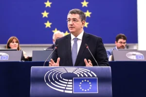 Σχέδιο για κοινή χρήση αποθεμάτων καυσίμων αεροσκαφών σε περίπτωση κρίσης εξετάζει η ΕΕ