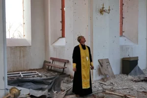 Ο Ζελένσκι ζητά παράταση της ανακωχής και καταγγέλλει 460 παραβιάσεις της πασχαλινής εκεχειρίας από τη Ρωσία