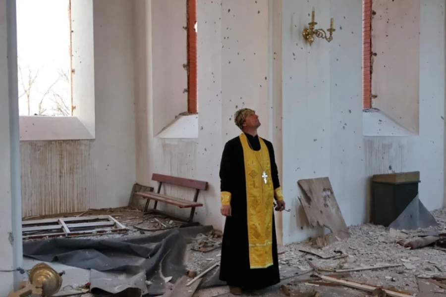 Ο Ζελένσκι ζητά παράταση της ανακωχής και καταγγέλλει 460 παραβιάσεις της πασχαλινής εκεχειρίας από τη Ρωσία