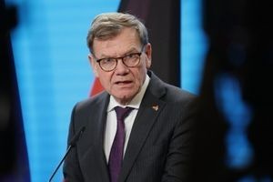 Γιόχαν Βάντεφουλ: Να συνεχίσουν τις απευθείας συνομιλίες για την κατάπαυση του πυρός Ισραήλ και Λίβανος