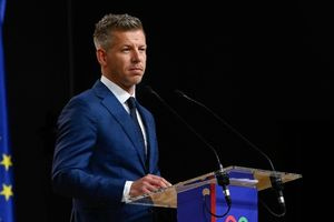 Ο Πίτερ Μαγιάρ ανακοίνωσε ότι ζήτησε από τον πρόεδρο της χώρας να παραιτηθεί, σε αντίθετη περίπτωση θα απομακρυνθεί